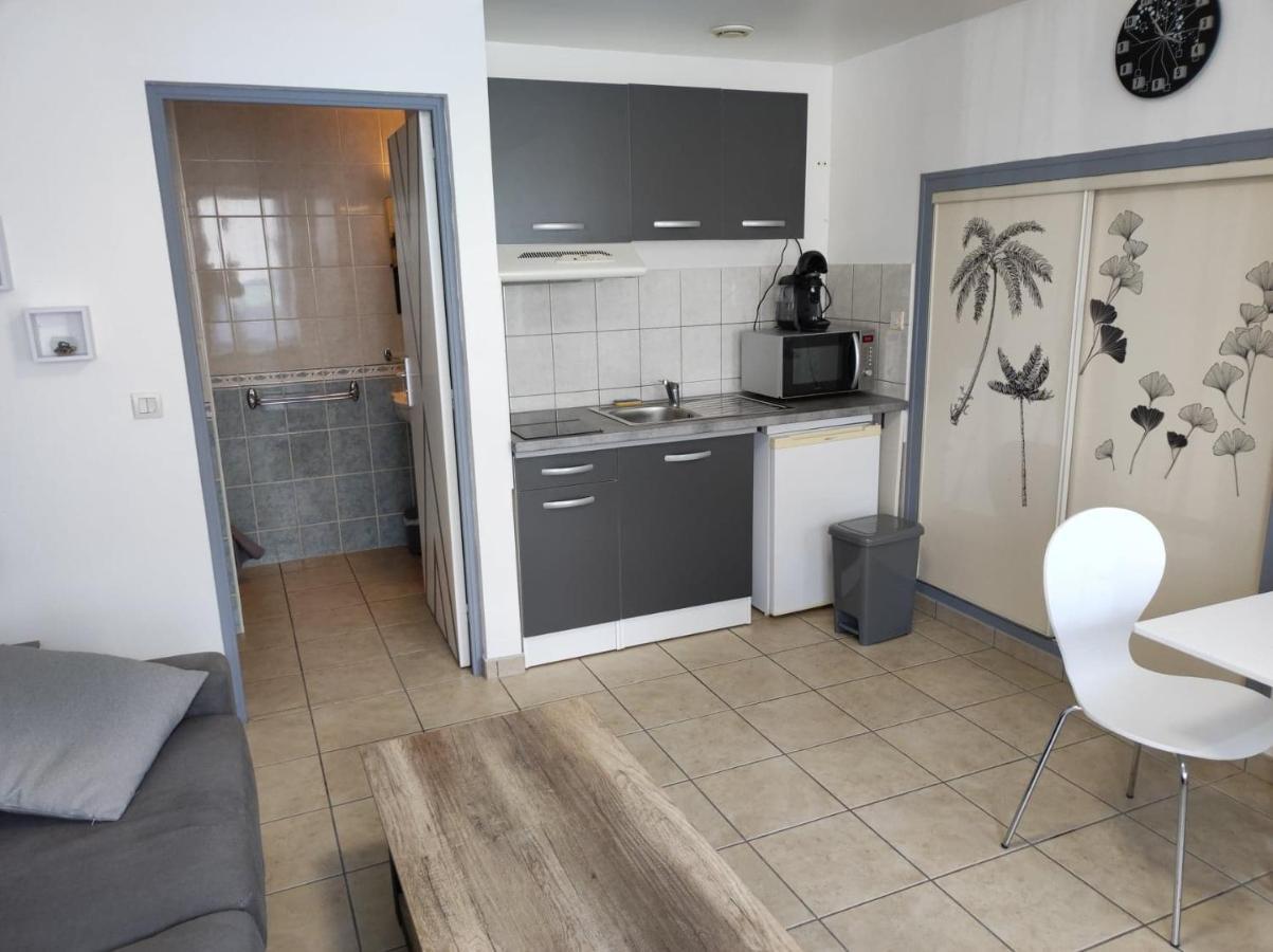 Studio 2 Personnes En Centre Ville Saint-Pierre-de-Plesguen Екстериор снимка