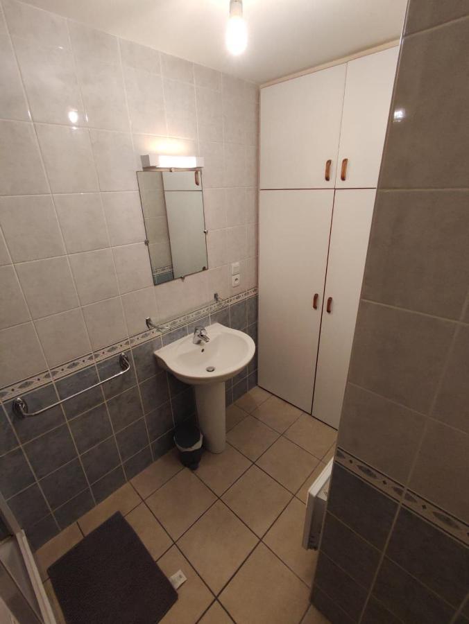 Studio 2 Personnes En Centre Ville Saint-Pierre-de-Plesguen Екстериор снимка